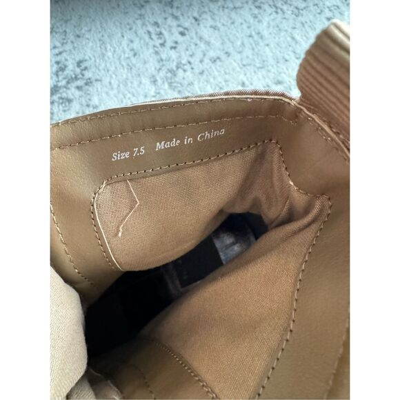 DOLCE VITA Celida NWOB Heeled Ankle Bootie - Picture 13 of 13